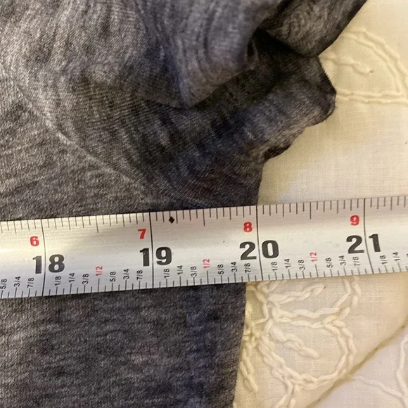 Pink Floyd Dark Side of the Moon Gray T-Shirt - Picture 4 of 6